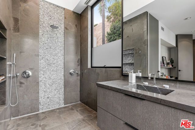 9405 Sierra Mar Place, Los Angeles, CA 90069