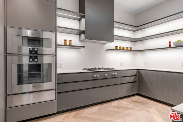9405 Sierra Mar Place, Los Angeles, CA 90069