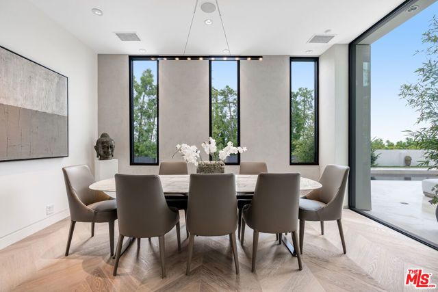 9405 Sierra Mar Place, Los Angeles, CA 90069