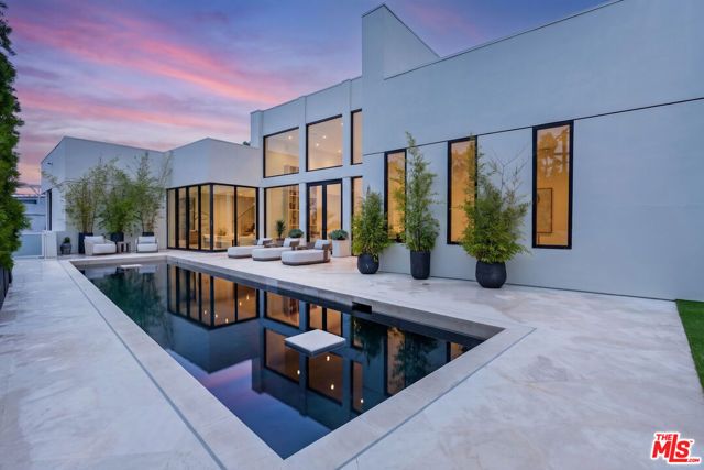 9405 Sierra Mar Place, Los Angeles, CA 90069
