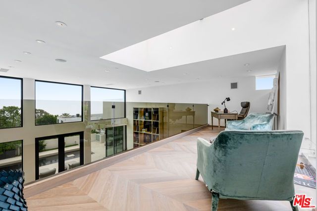 9405 Sierra Mar Place, Los Angeles, CA 90069