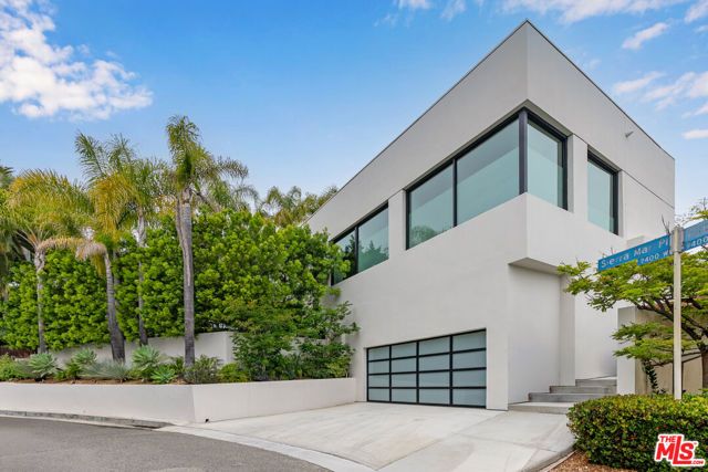 9405 Sierra Mar Place, Los Angeles, CA 90069