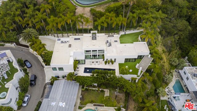 9405 Sierra Mar Place, Los Angeles, CA 90069