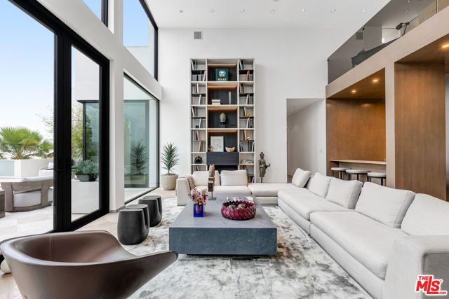 9405 Sierra Mar Place, Los Angeles, CA 90069
