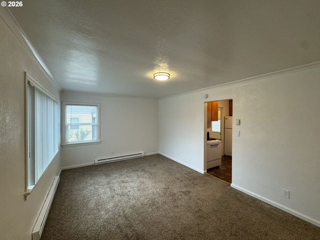105 MAPLE Blvd, Wood Village, OR 97060