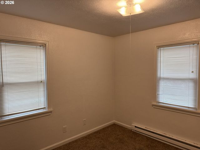 105 MAPLE Blvd, Wood Village, OR 97060