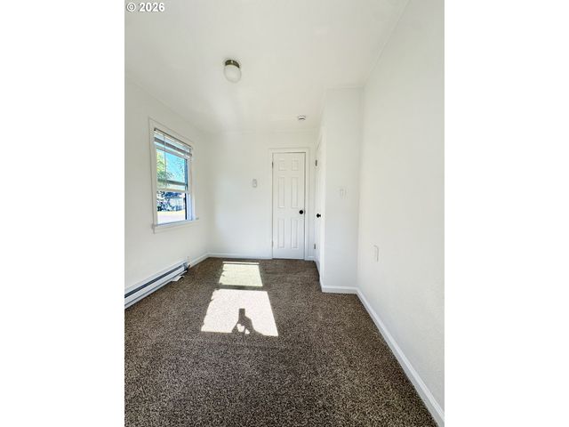105 MAPLE Blvd, Wood Village, OR 97060