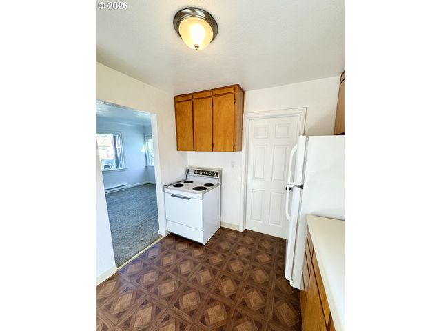 105 MAPLE Blvd, Wood Village, OR 97060