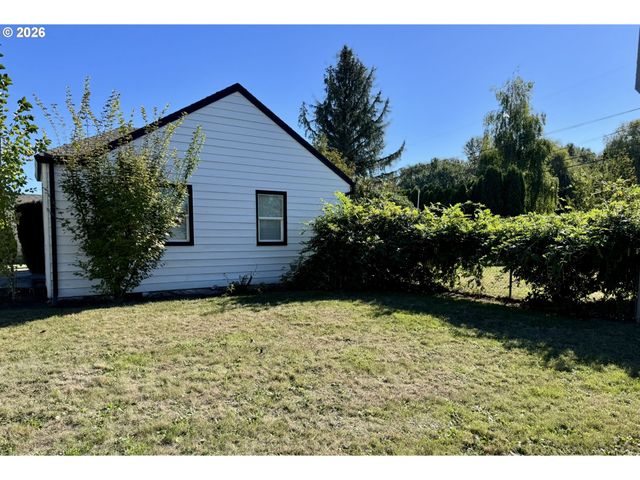 105 MAPLE Blvd, Wood Village, OR 97060