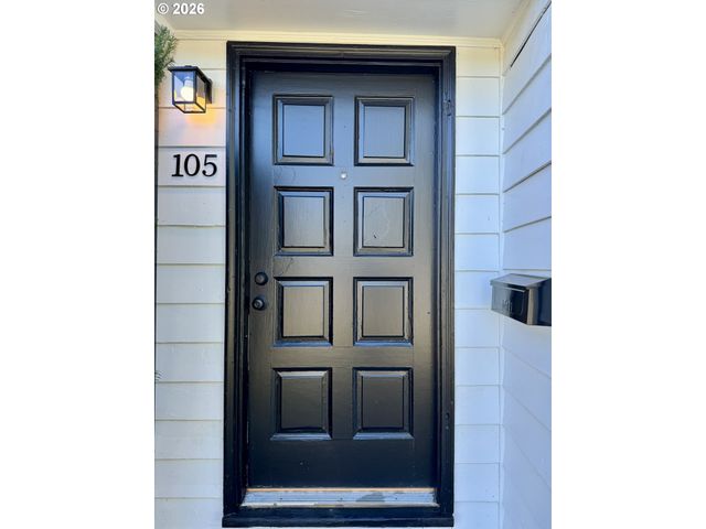 105 MAPLE Blvd, Wood Village, OR 97060
