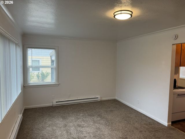 105 MAPLE Blvd, Wood Village, OR 97060