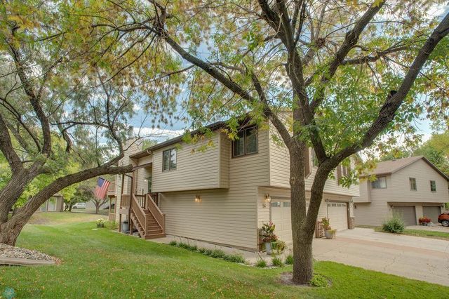 56 Fremont Drive S, Fargo, ND 58103