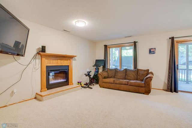 56 Fremont Drive S, Fargo, ND 58103