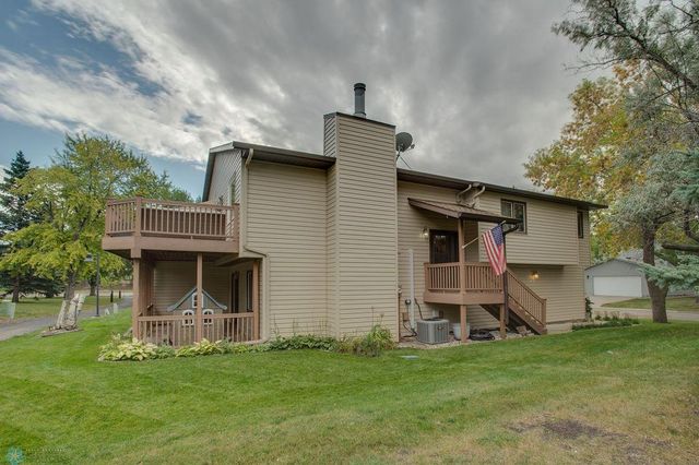 56 Fremont Drive S, Fargo, ND 58103