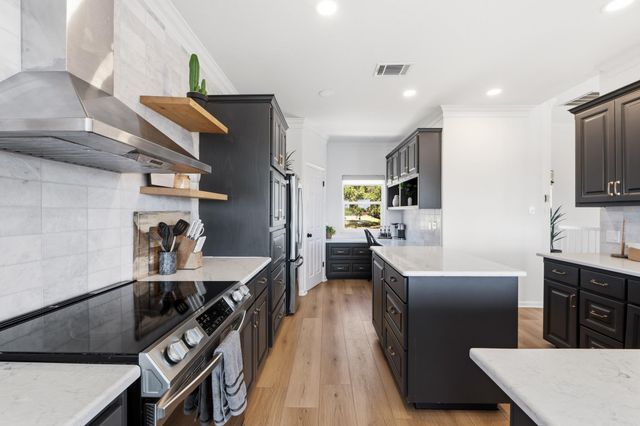 18113 Travis DR, Lago Vista, TX 78645