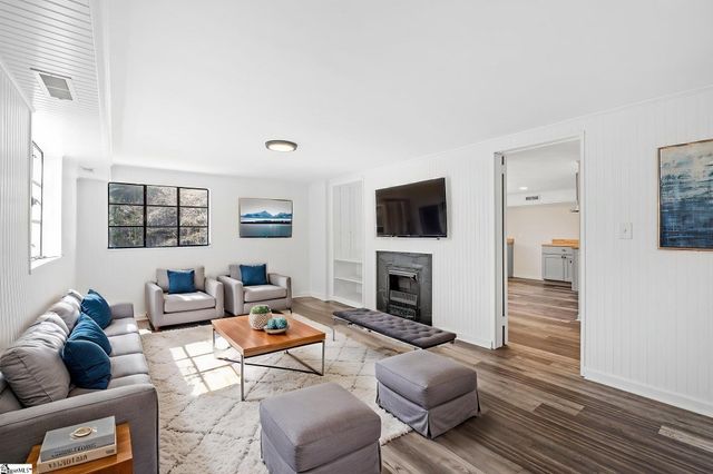 201 Augusta Street, Easley, SC 29640