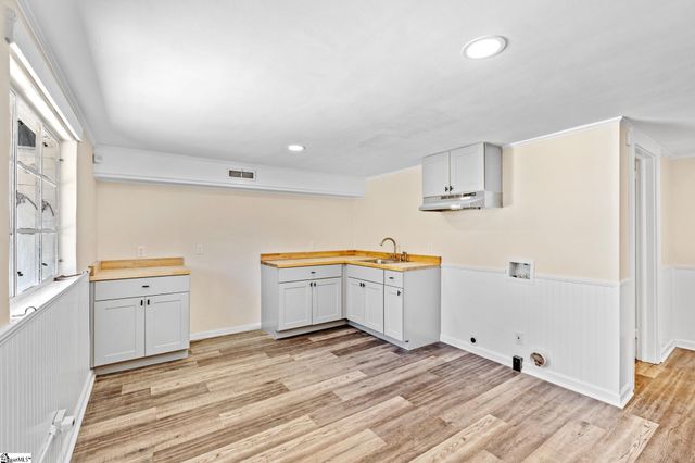 201 Augusta Street, Easley, SC 29640