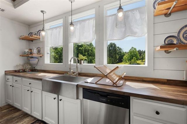 1239 Old Boone Ford Road SE, Fairmount, GA 30139