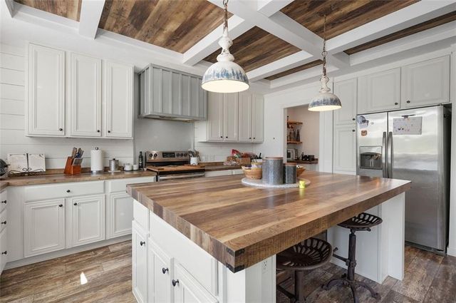 1239 Old Boone Ford Road SE, Fairmount, GA 30139