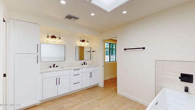 2709 E Glenn Street, Tucson, AZ 85716