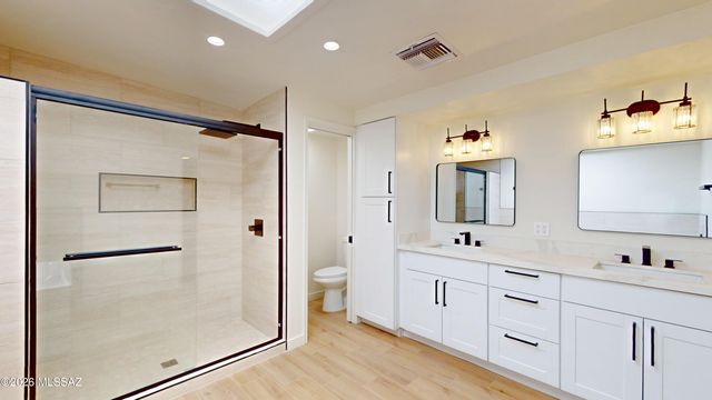 2709 E Glenn Street, Tucson, AZ 85716
