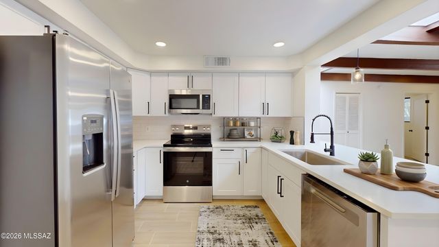 2709 E Glenn Street, Tucson, AZ 85716