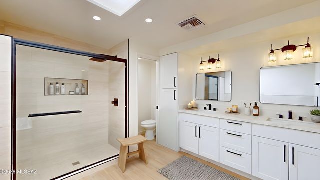 2709 E Glenn Street, Tucson, AZ 85716
