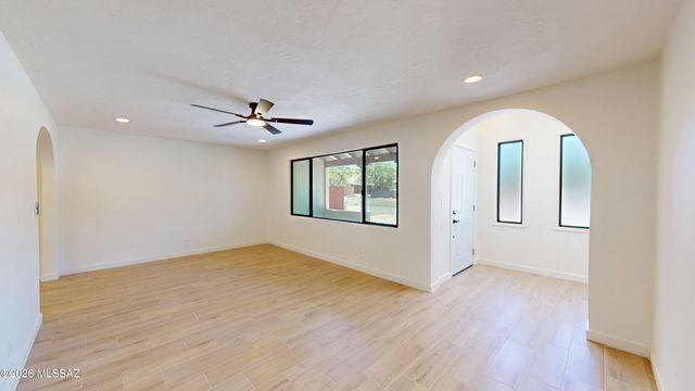 2709 E Glenn Street, Tucson, AZ 85716
