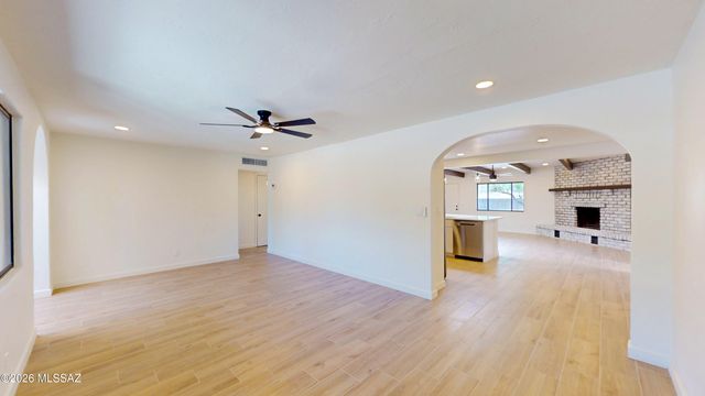 2709 E Glenn Street, Tucson, AZ 85716