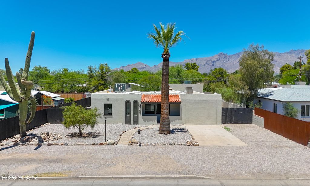 2709 E Glenn Street, Tucson, AZ 85716