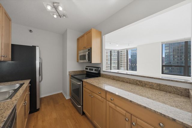 400 N LaSalle Street 3305, Chicago, IL 60654