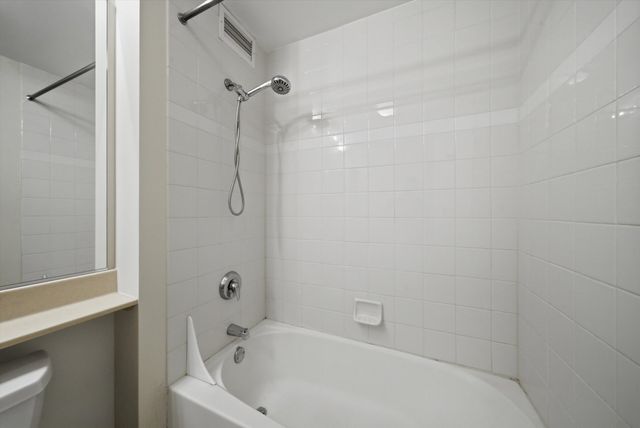 400 N LaSalle Street 3305, Chicago, IL 60654