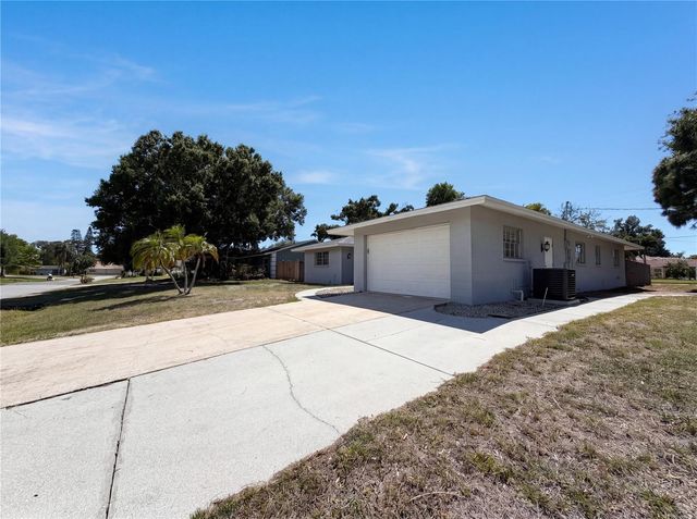 6712 CONETTA DRIVE, Sarasota, FL 34243