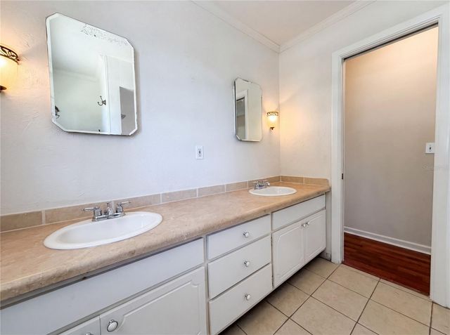 6712 CONETTA DRIVE, Sarasota, FL 34243