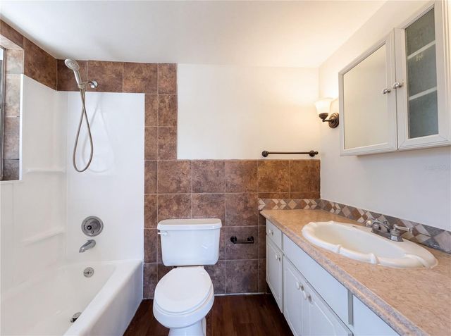 6712 CONETTA DRIVE, Sarasota, FL 34243
