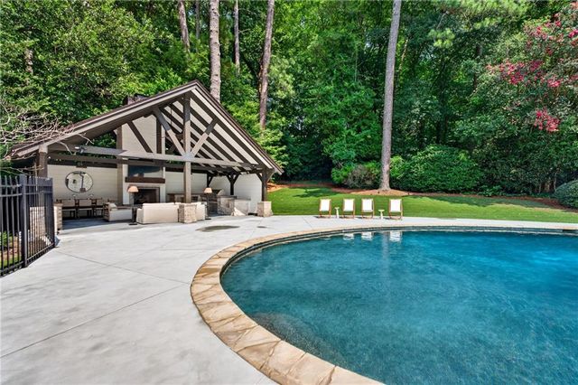 3659 Northside Drive NW, Atlanta, GA 30305