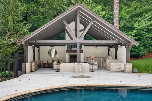 3659 Northside Drive NW, Atlanta, GA 30305