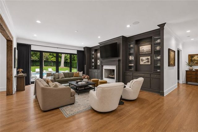 3659 Northside Drive NW, Atlanta, GA 30305