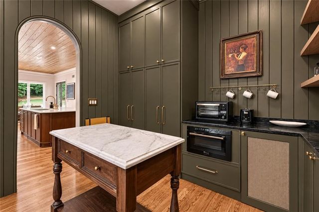 3659 Northside Drive NW, Atlanta, GA 30305