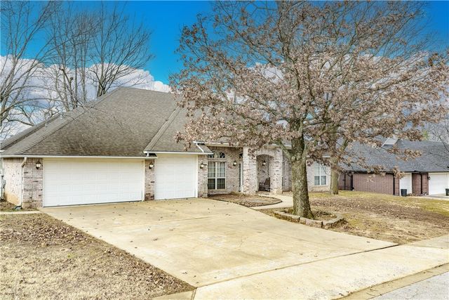 1712 S 41st Street, Rogers, AR 72758