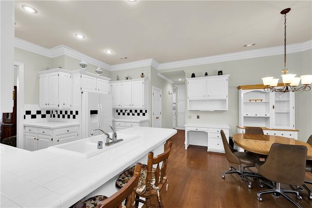 1712 S 41st Street, Rogers, AR 72758