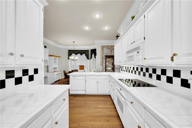 1712 S 41st Street, Rogers, AR 72758