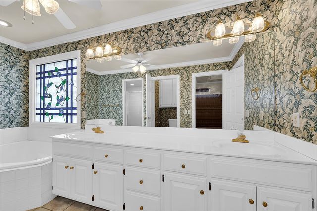 1712 S 41st Street, Rogers, AR 72758