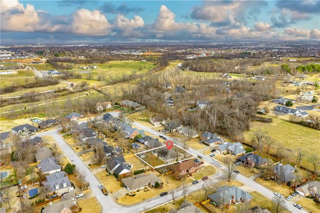 1712 S 41st Street, Rogers, AR 72758