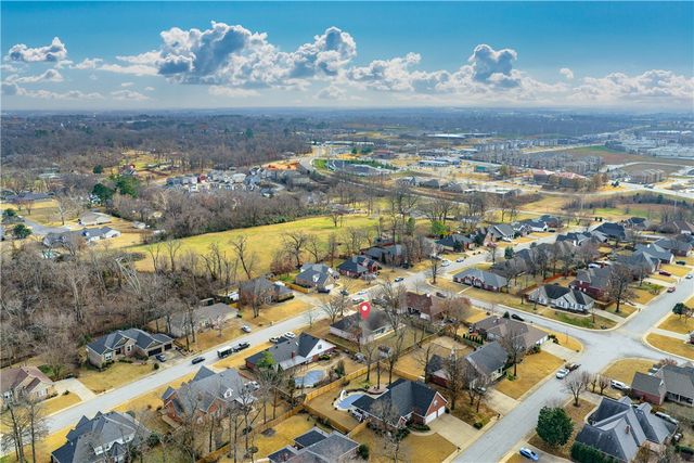 1712 S 41st Street, Rogers, AR 72758