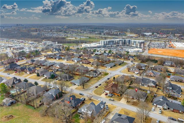 1712 S 41st Street, Rogers, AR 72758