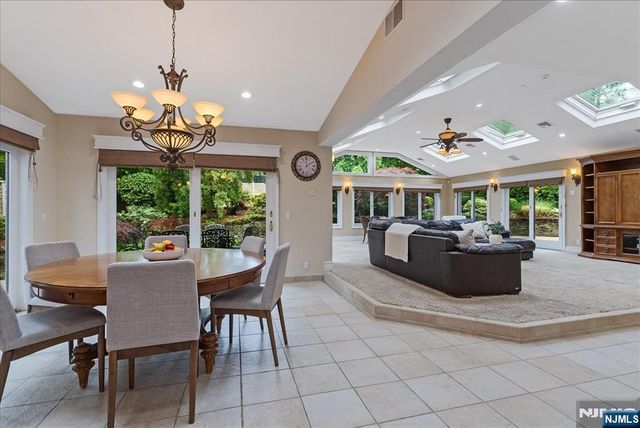31 Forest Hills Way, Cedar Grove, NJ 07009