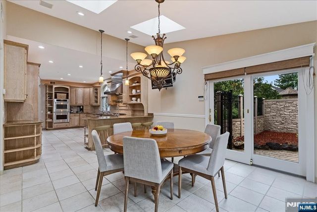 31 Forest Hills Way, Cedar Grove, NJ 07009