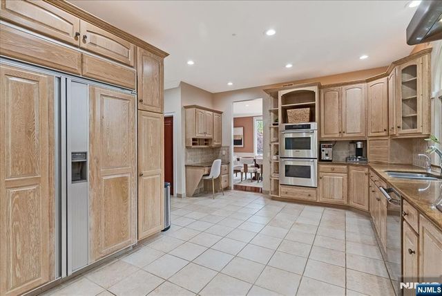 31 Forest Hills Way, Cedar Grove, NJ 07009