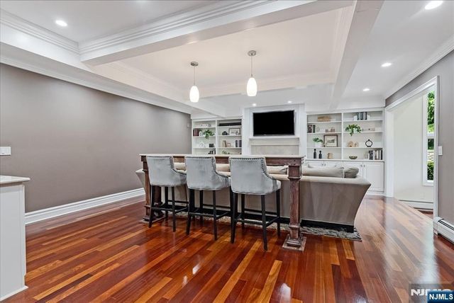31 Forest Hills Way, Cedar Grove, NJ 07009